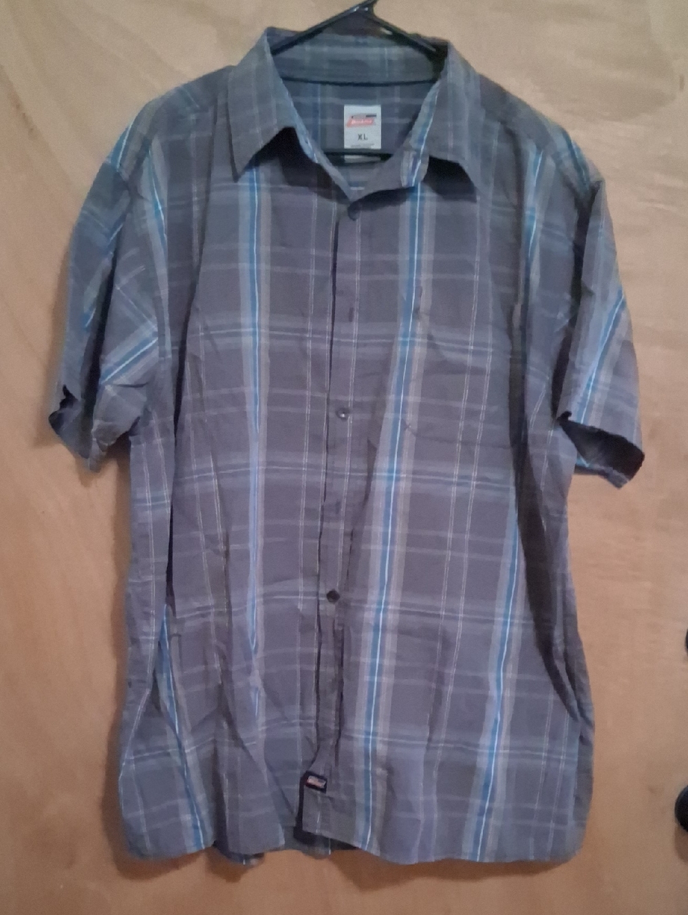Dickies Men's Short-Sleeve Plaid Button-Down Shirt - Gray with Blue Stripes